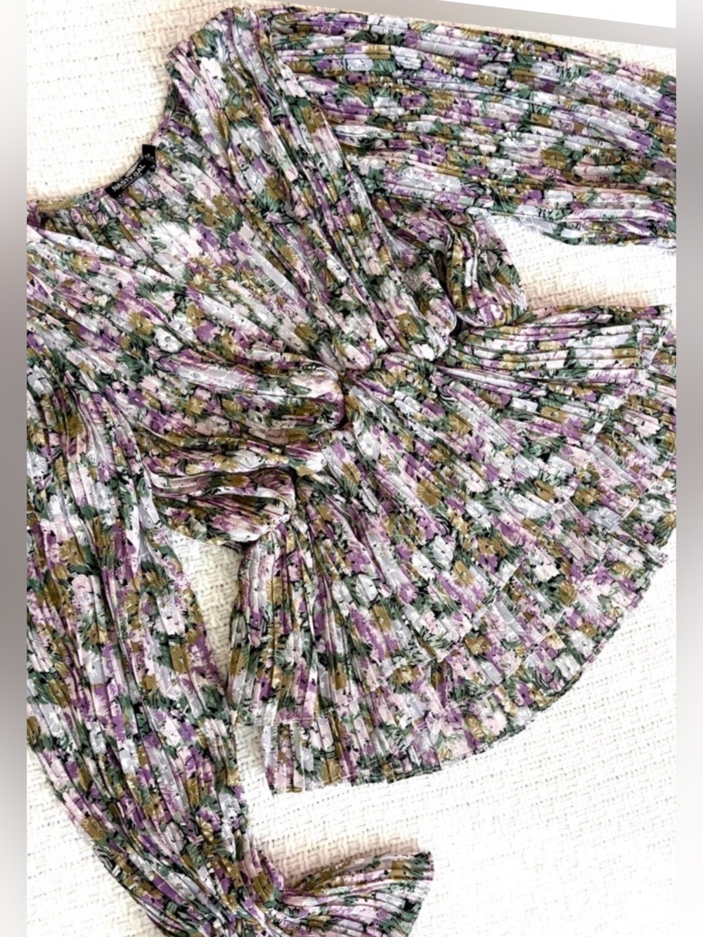 Nasty Gal Top Blouse Lavender Green Floral All Plisse Accordion Pleated Peplum M